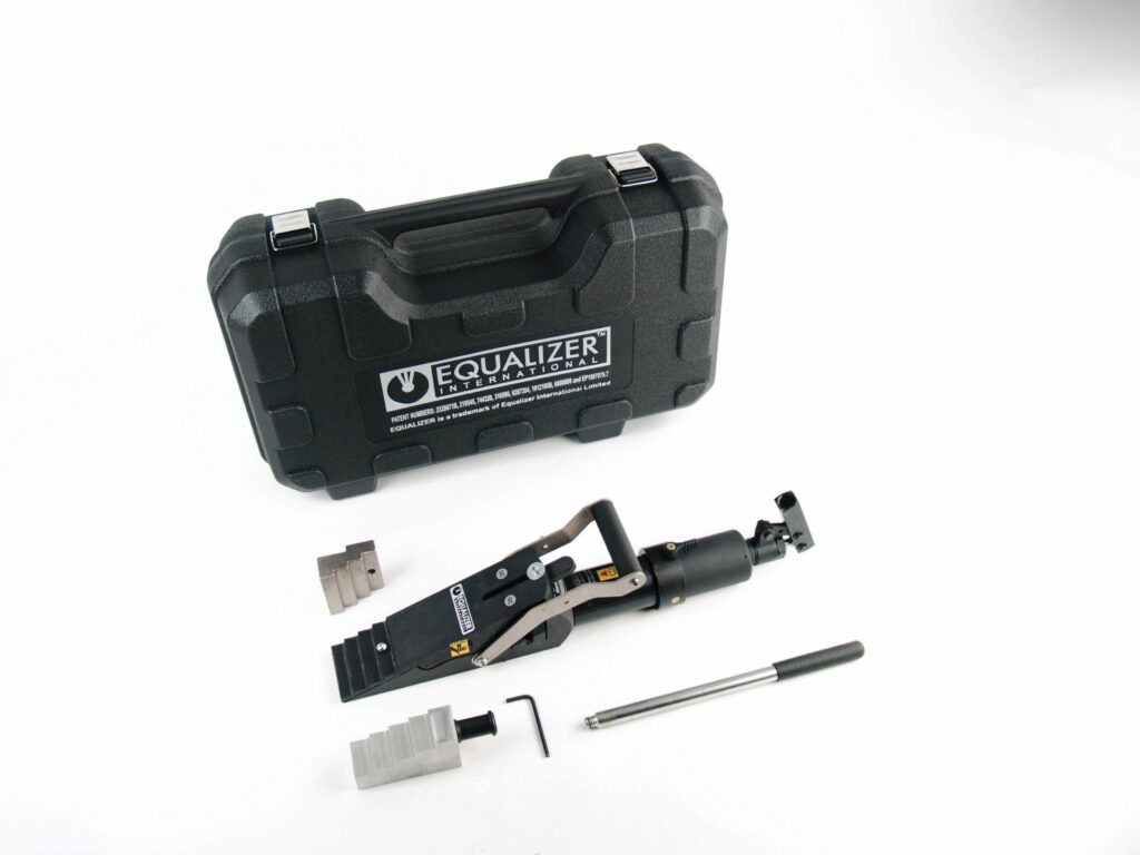 Hydraulic Pumps &Amp; Lifting Tools 5 VLW18TI- Precision lifting tool integral pump designed to lift heavy object to give clearance for a fork lift.