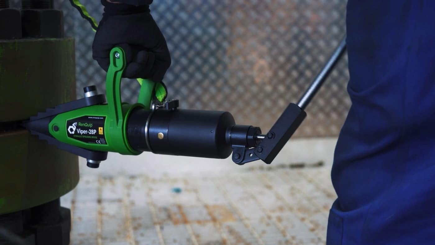 Flanger Operator ESI's Flange Spreader Rentals | ESI's Industrial Tool Rentals & Sales